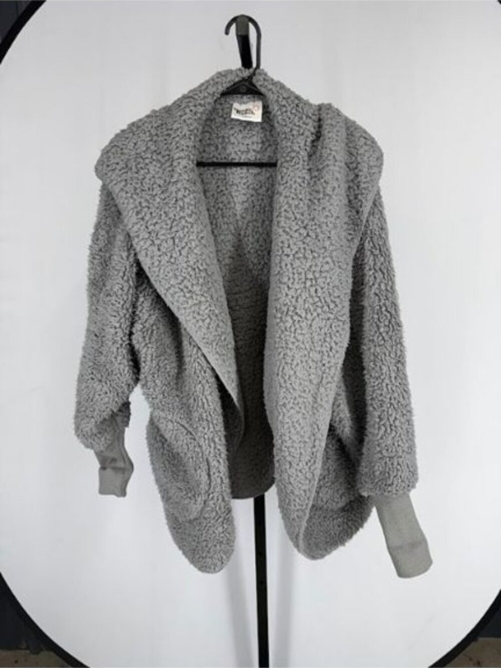 Nordic Beach Wrap in Grey Kitten